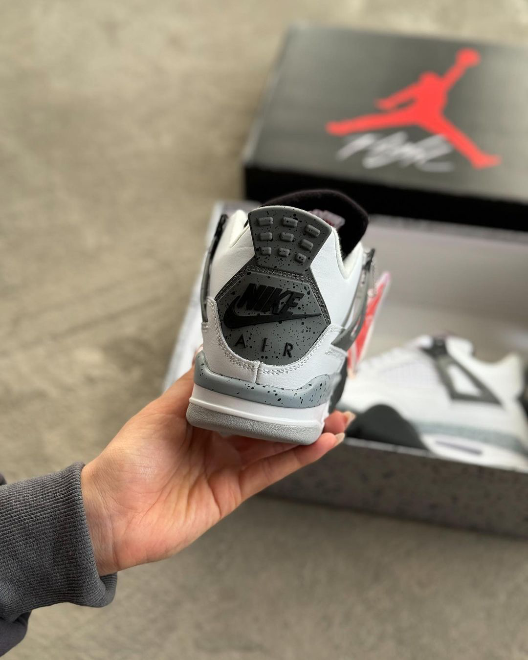 Jordan Retro 4 White Cement