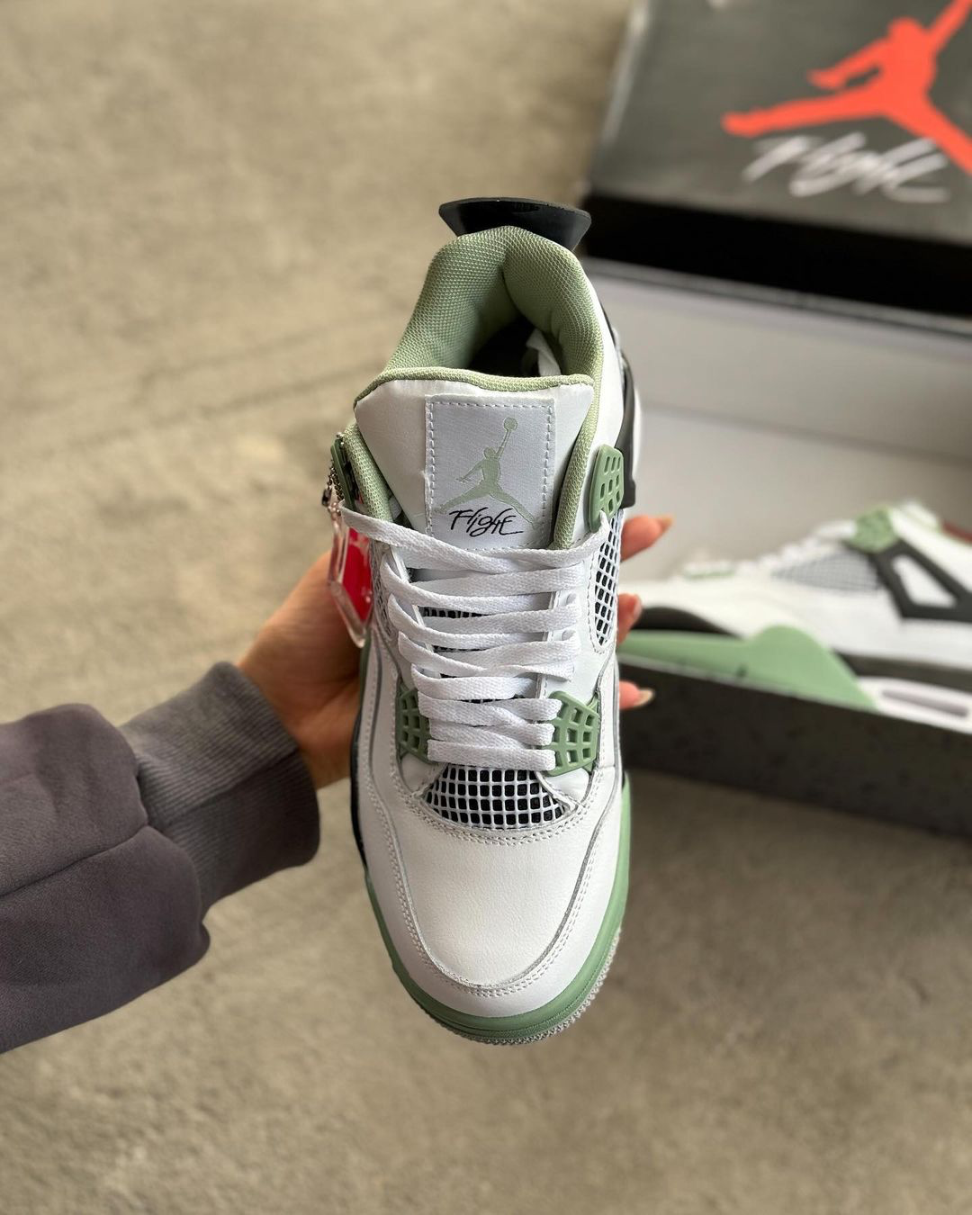 Jordan Retro 4 Seafoam