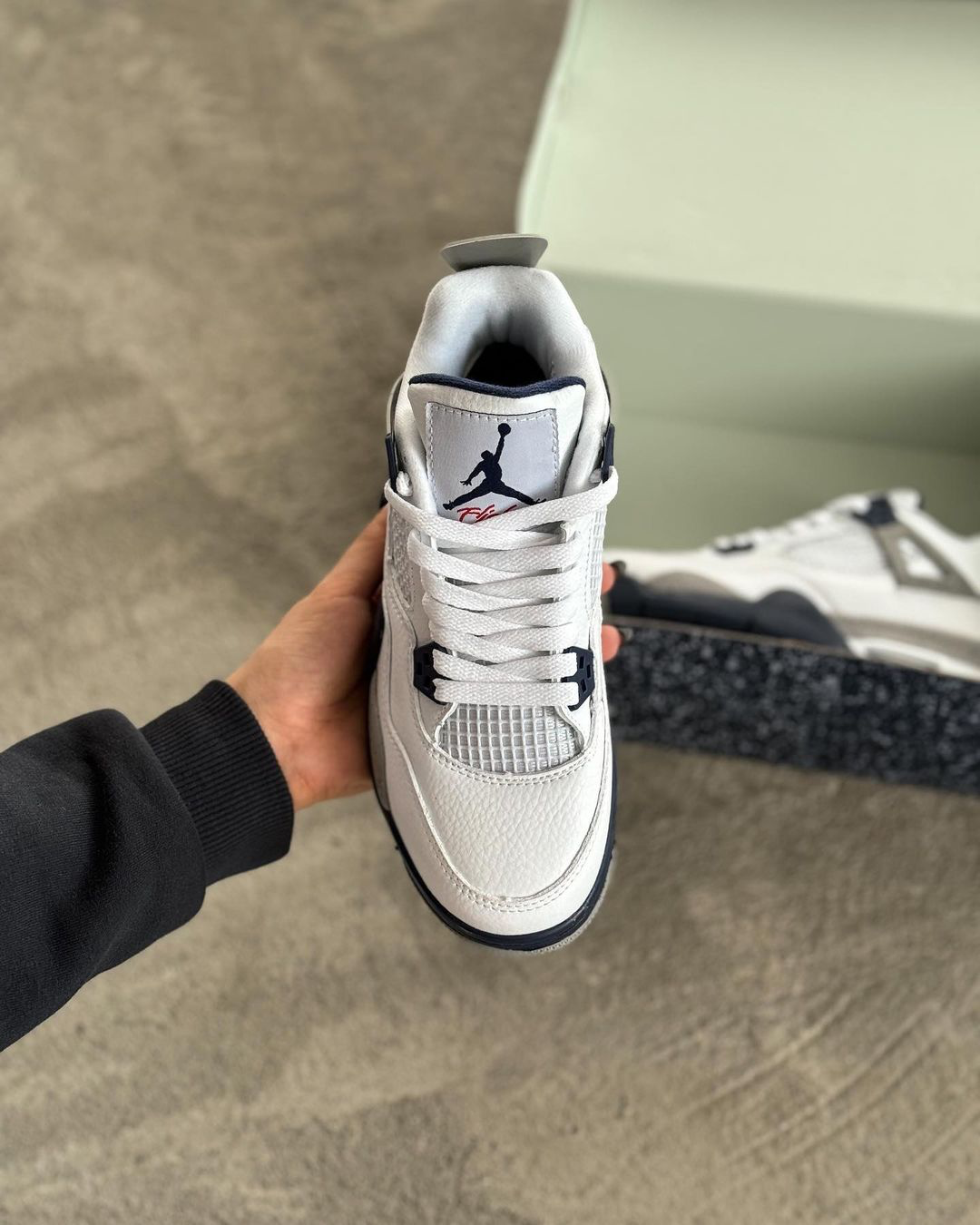 Jordan Retro 4 Midnight Navy